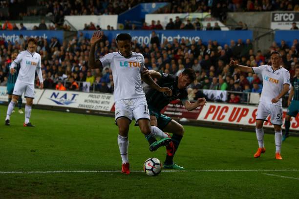 印度安全人员与反政府武装交火 致31人死亡.